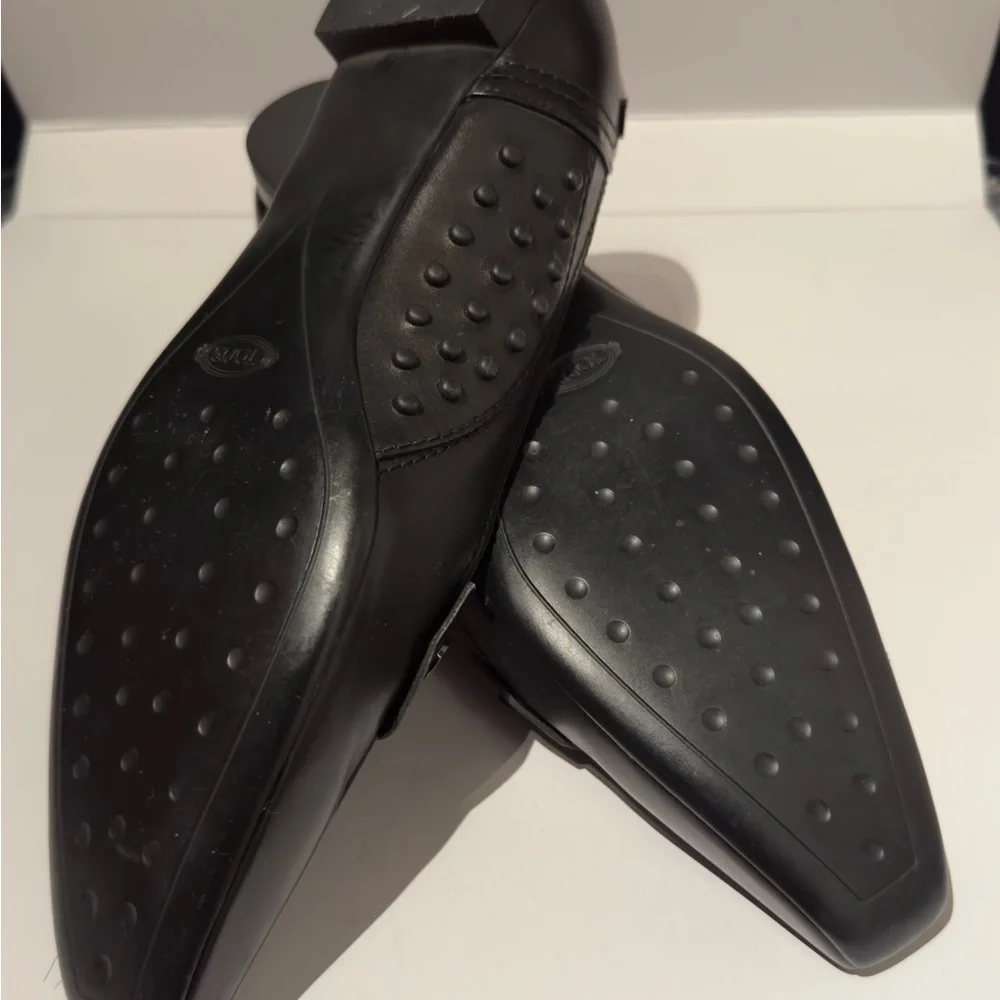 Tod's Black Leather Loafers Sleek Design - Picture 4 of 6